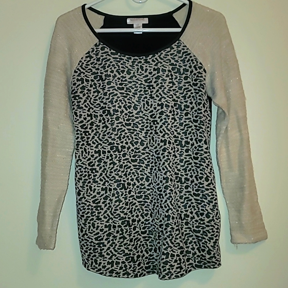Maternity top size small